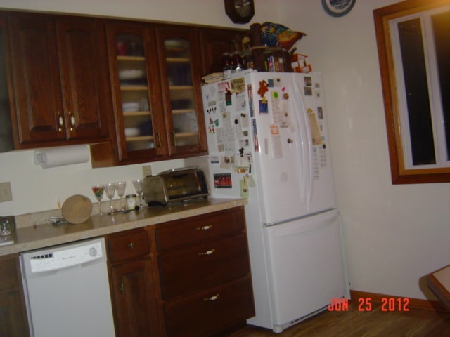 Frigerator on east wall - 5202 Schofield St
