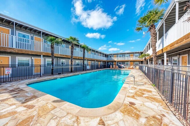 Building Photo - Amazing 1 bedroom off Manor rd.  Central Austin at its finest