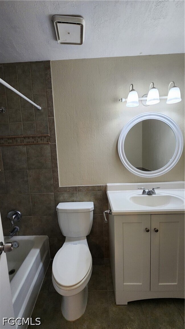 Building Photo - 3277 Royal Canadian Trace