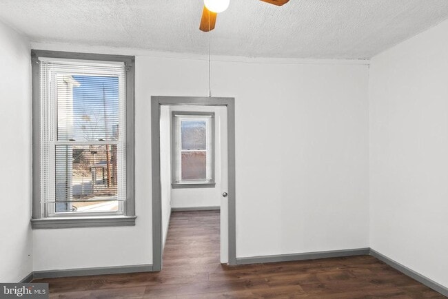 Building Photo - 941 Brunswick St