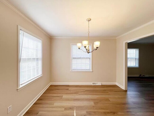 Building Photo - 102 Woodcliff Ct