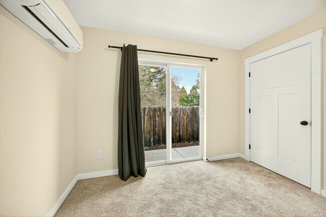 Building Photo - Brand New Single Level Home, Furnished or Unfurnished