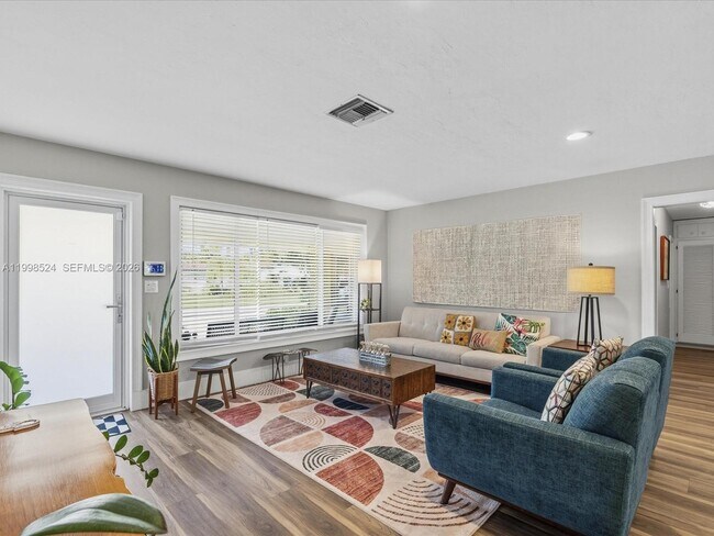 Building Photo - 2648 NE 26th Ave