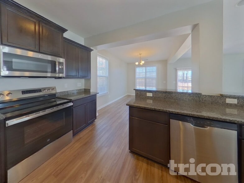 Building Photo - 127 Dunnsmore Dr