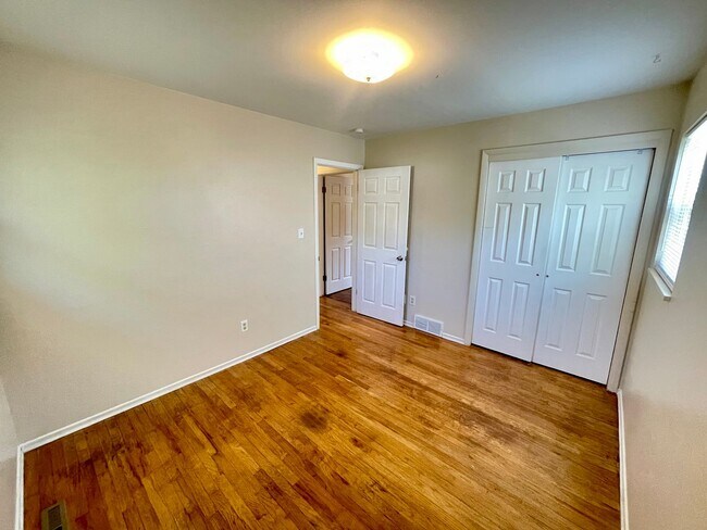 Building Photo - Charming 3 Bed, 2 Bath Home Near CSU & Old Town Fort Collins!