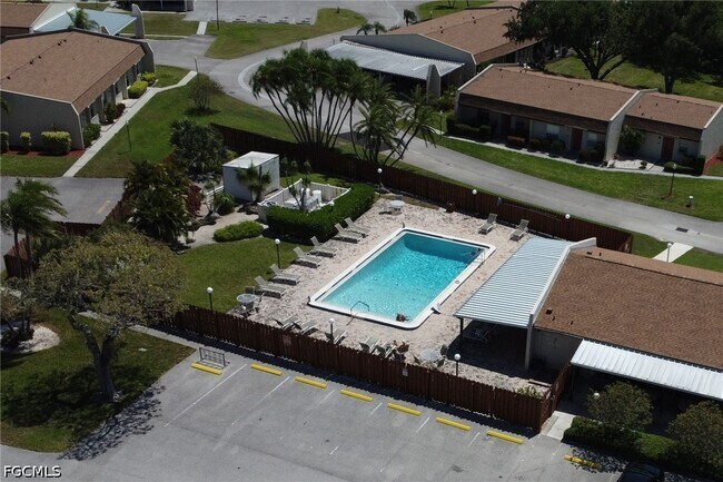 Building Photo - 6300 South Pointe Blvd
