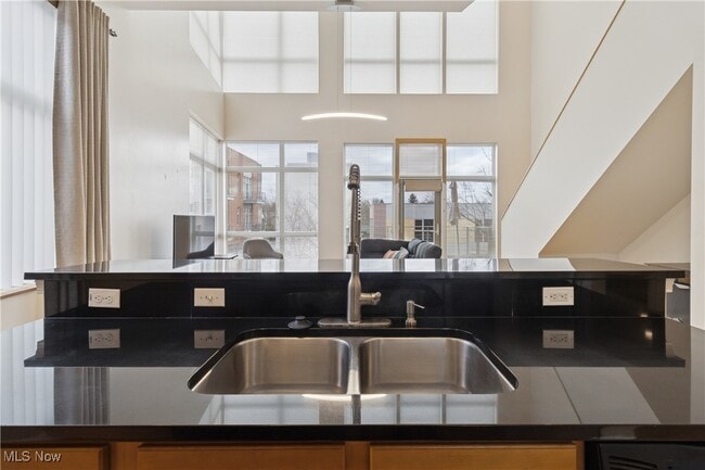 Building Photo - 55 E College St