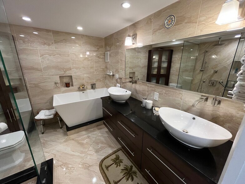 Building Photo - 4280 Galt Ocean Dr., Apt. 2C