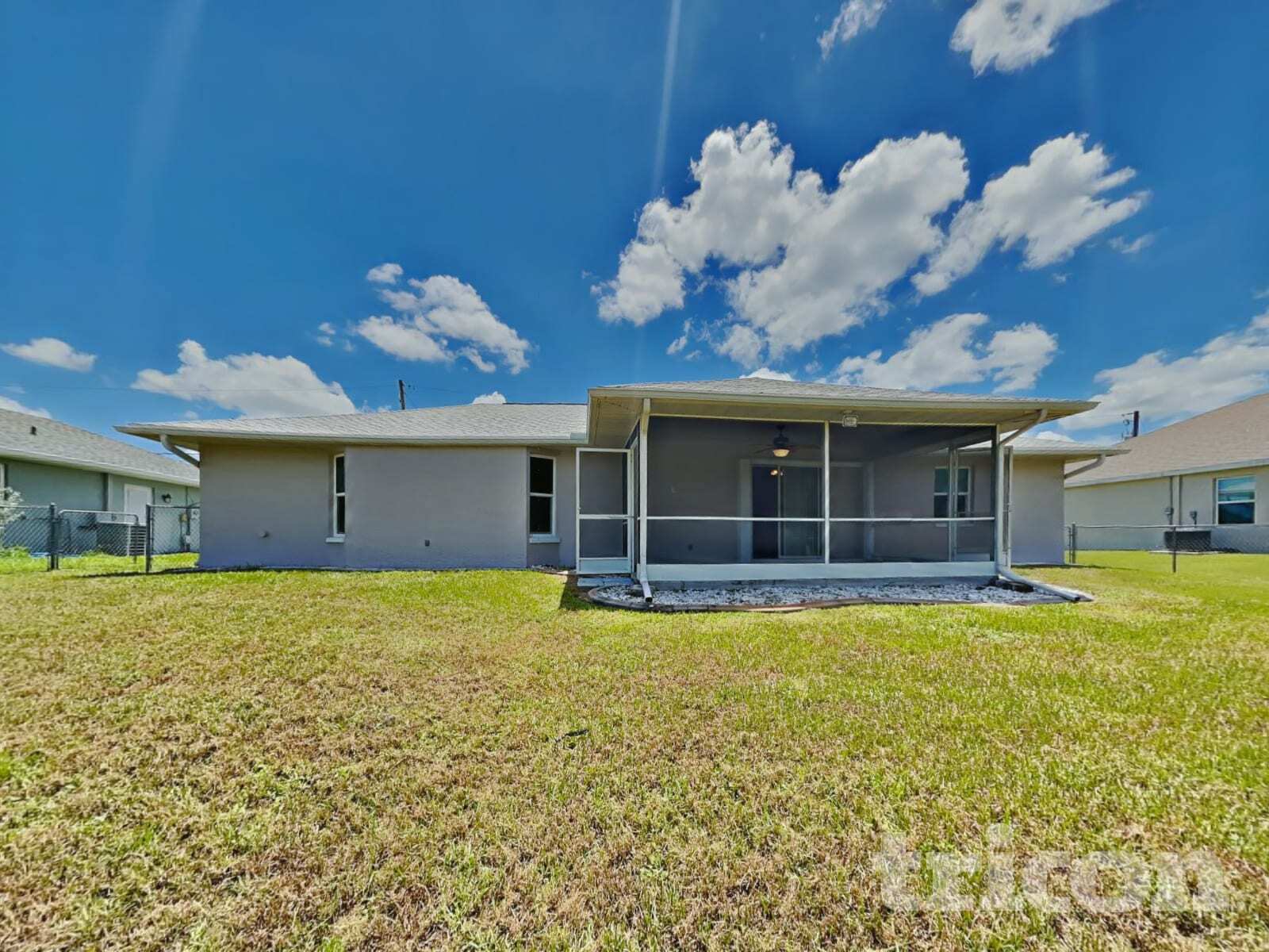Building Photo - 495 Cartagena St