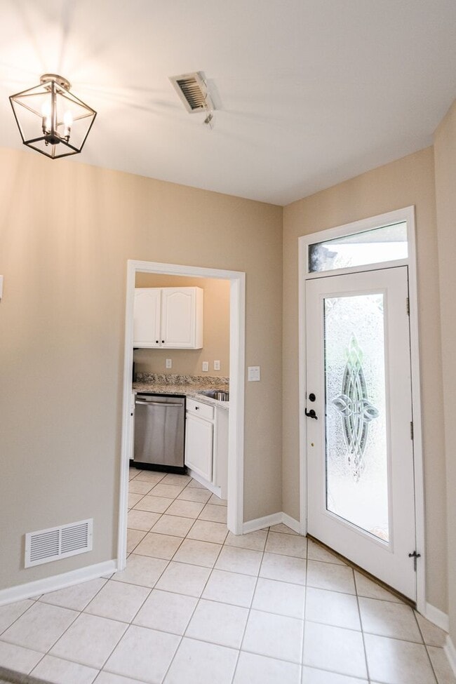 Building Photo - 2 bed 2 bath Ranch Townhouse in Winfield