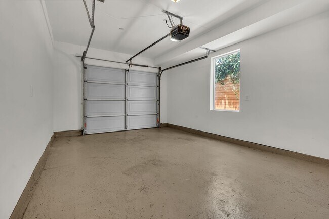 Building Photo - 1846 S Curson Ave
