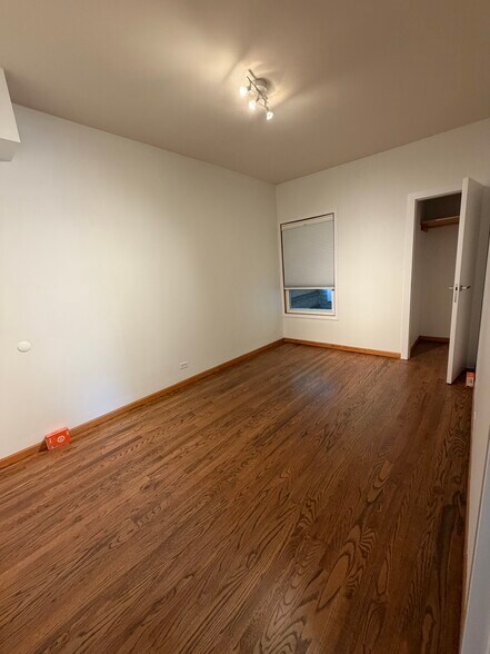 Building Photo - 5615 W Irving Park Rd