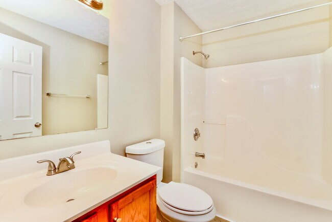 Building Photo - 11109 Meadow Chase Ct