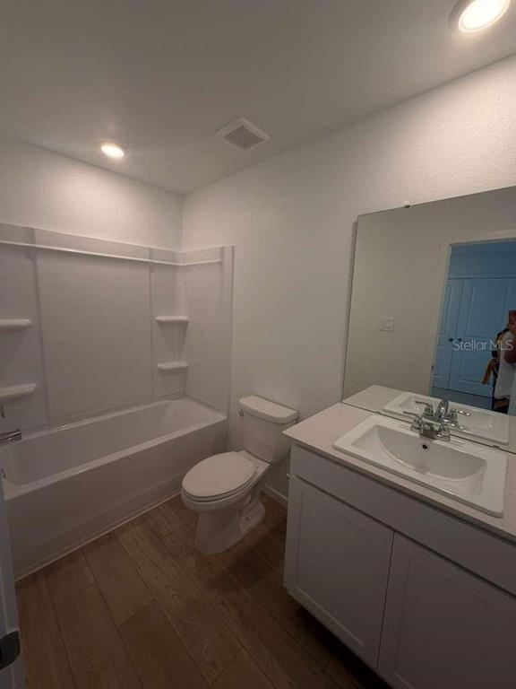 Building Photo - 848 Lynx St