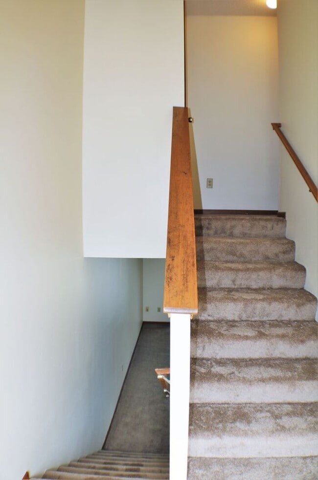Building Photo - $1,375 | 3 Bedroom, 2.5 Bathroom Town Home...