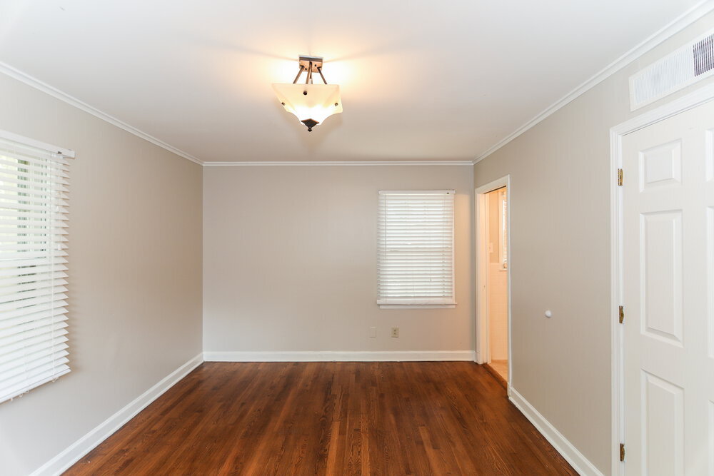 Building Photo - 1172 Oak Ridge Dr