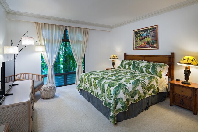 Building Photo - 4999 Kahala Ave