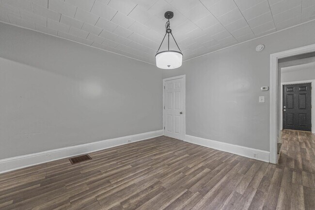 Building Photo - 9 E Basin St