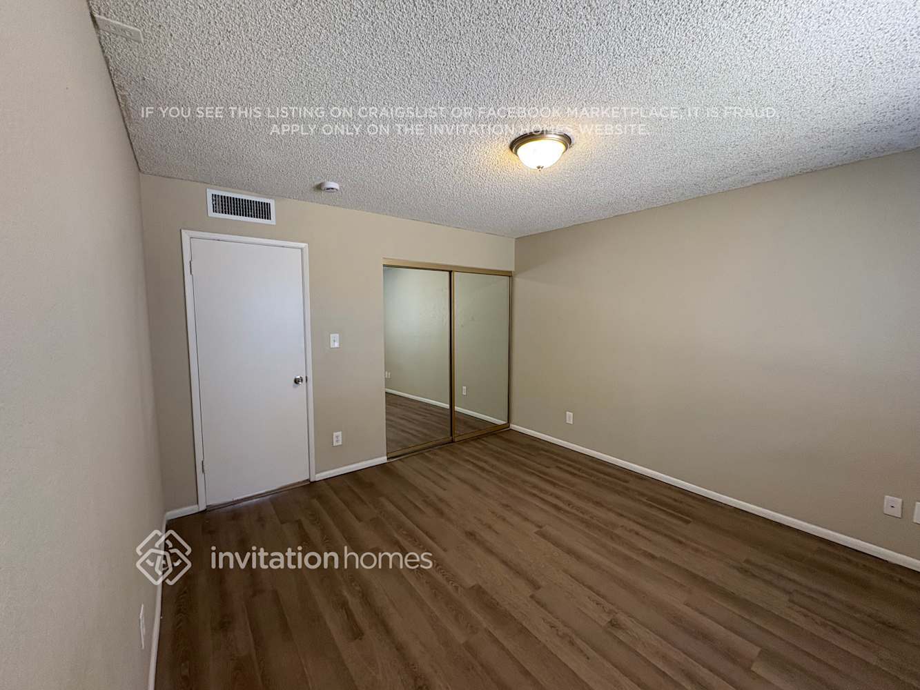 Building Photo - 8741 W Earll Dr