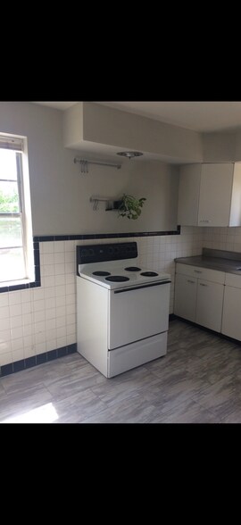 Building Photo - 4605 Jamieson Ave