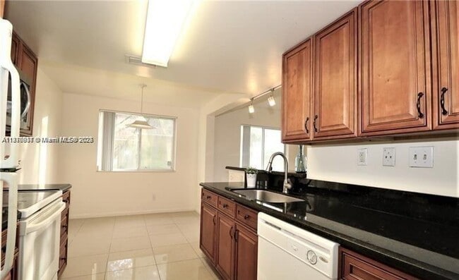 Building Photo - 801 NW 91st Terrace