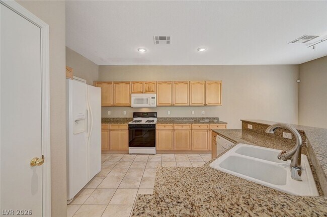 Building Photo - 121 Standing Stone St