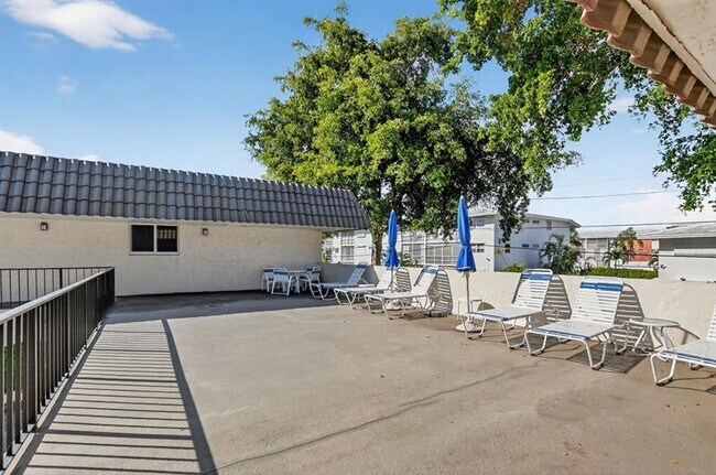 Building Photo - 55 SE 14th St