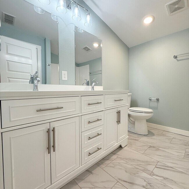 Building Photo - 2222 16th St