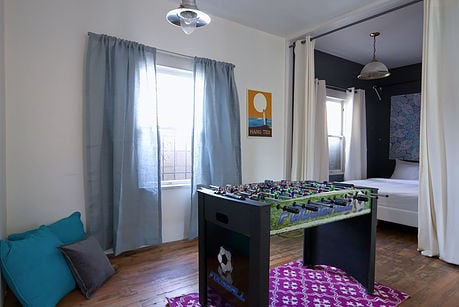 Living area, guest bedroom - 804 Venice Blvd