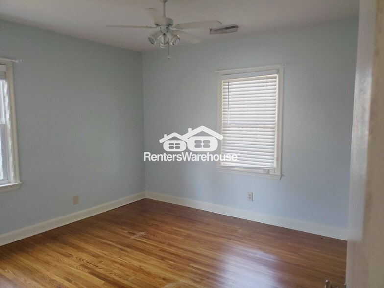 Building Photo - 1951 Dresden Dr