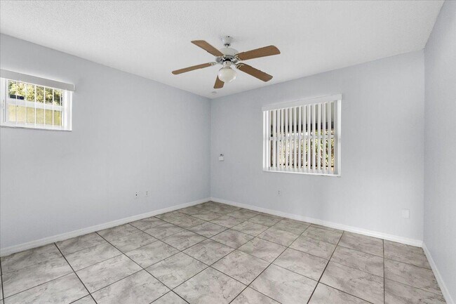 Building Photo - 508 Glade Ct