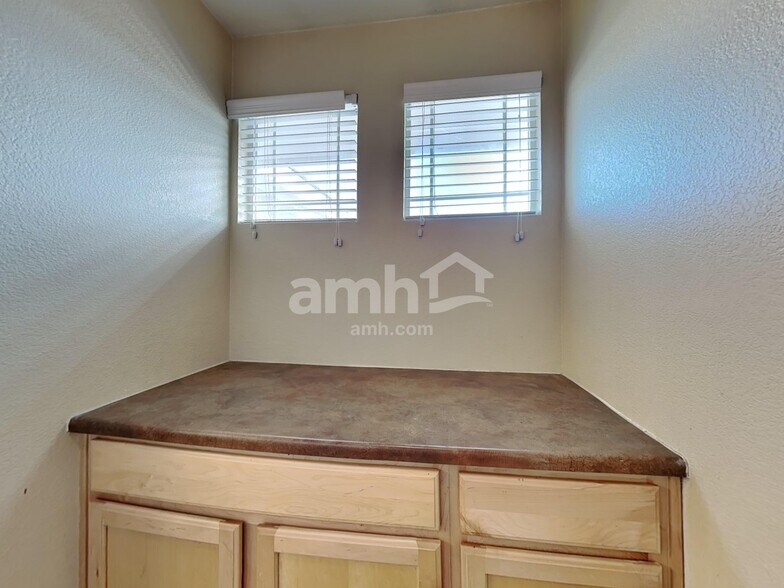 Building Photo - 11791 Lewiston St