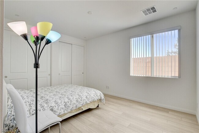 Building Photo - 10276 Thurso Ave