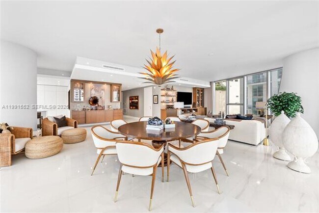 Building Photo - 300 Biscayne Blvd Way