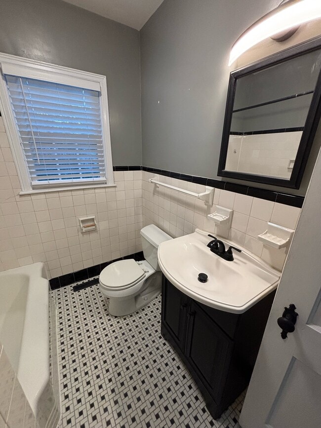 Building Photo - 1420 Pine Valley Loop