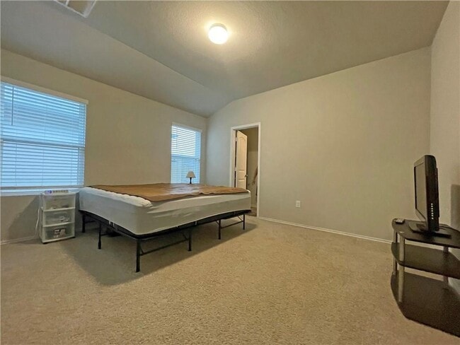 Building Photo - 5825 Shanjia Dr
