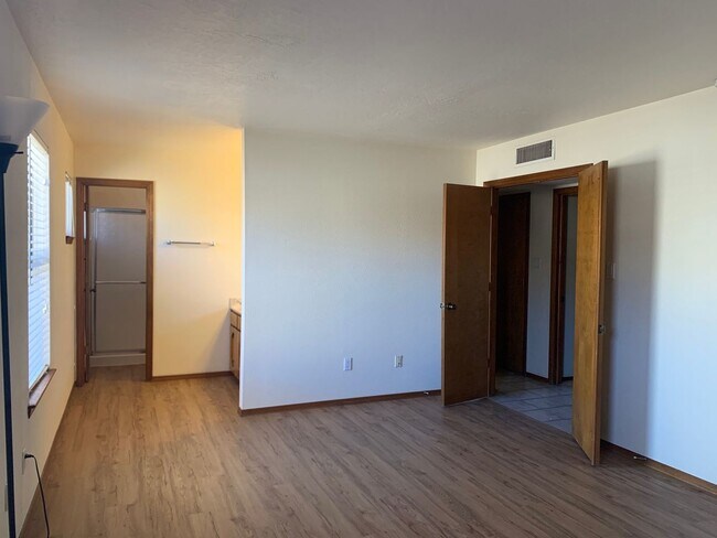 Building Photo - Heritage Hills Rental