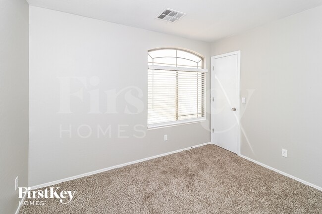 Building Photo - 10612 W Sonora St