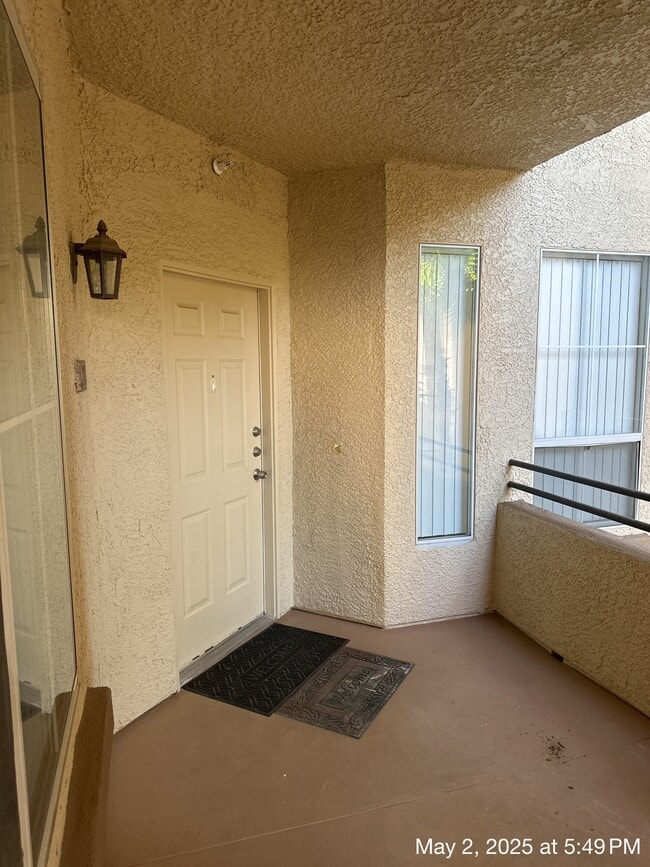 Building Photo - 7119 N Durango Dr