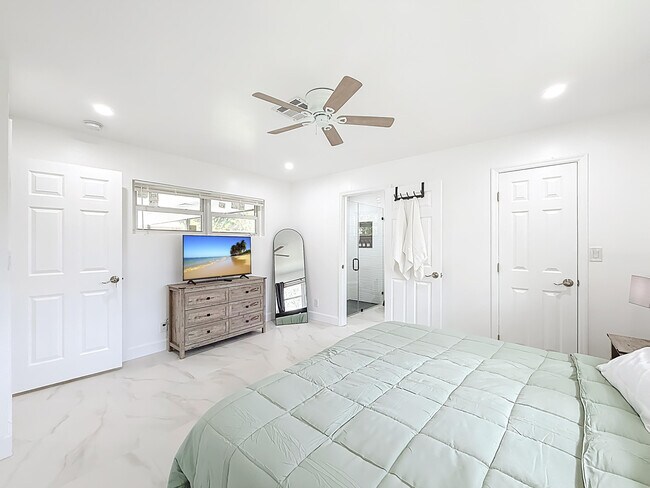 Building Photo - 635 Kingbird Cir