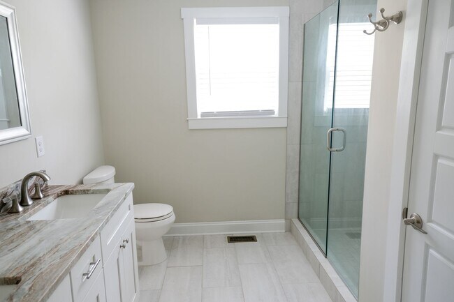 Building Photo - 3 Bedroom, 3 Bath House in Prime Augusta C...