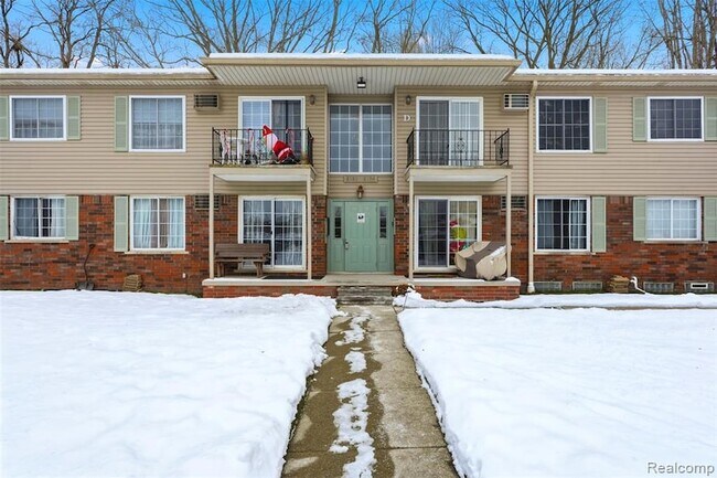 Building Photo - 8188 24 Mile Rd