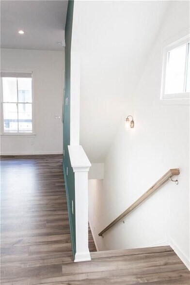 Building Photo - 728 Perch Pl