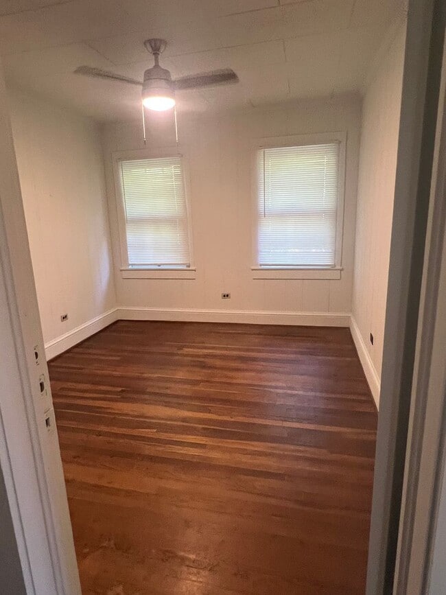 Building Photo - Large Brick Home For Rent Glenwood, Ga