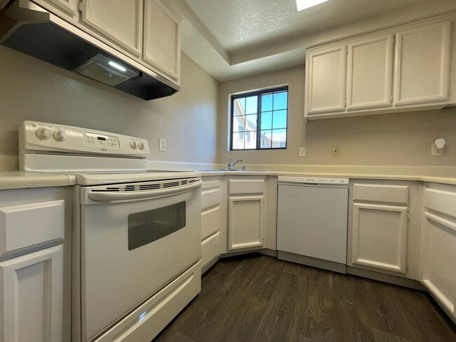 Building Photo - Charming 2-Bedroom Condo in Prime Citrus H...