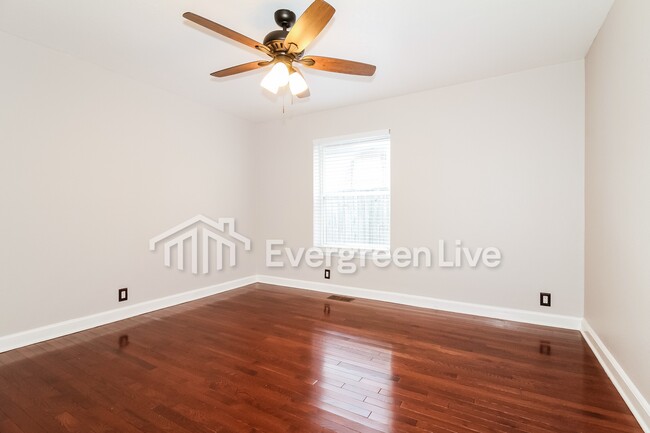 Building Photo - 2020 Sunflower St