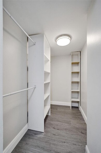 Building Photo - 3800 N Hills Dr