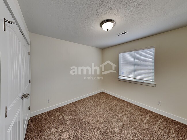 Building Photo - 1641 E Tumwater Ln