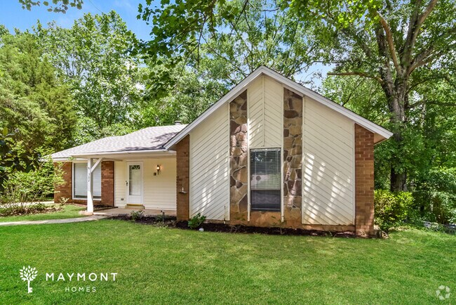 Building Photo - 302 Gardenia Rd