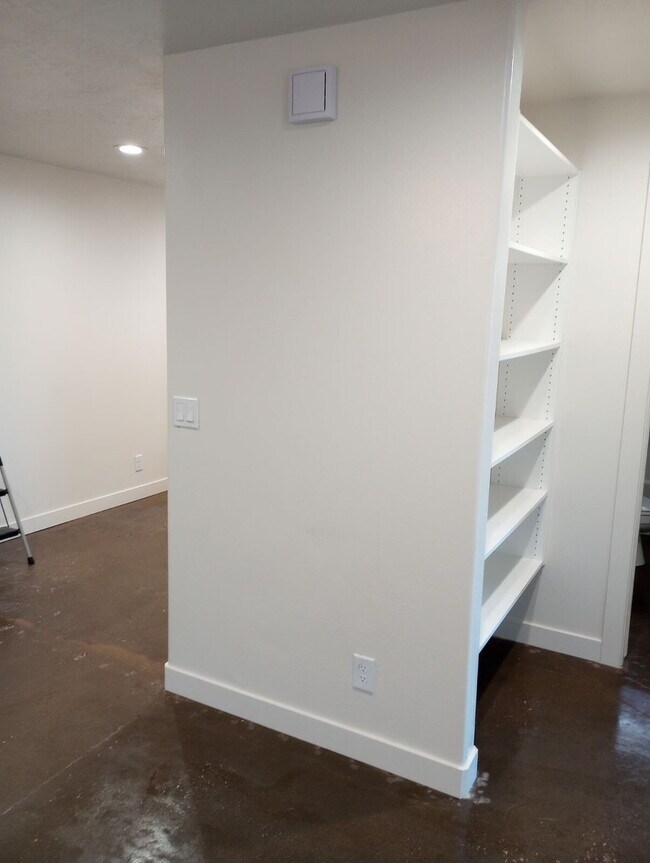 Building Photo - "Charming 2-Bedroom  with Spacious Living ...
